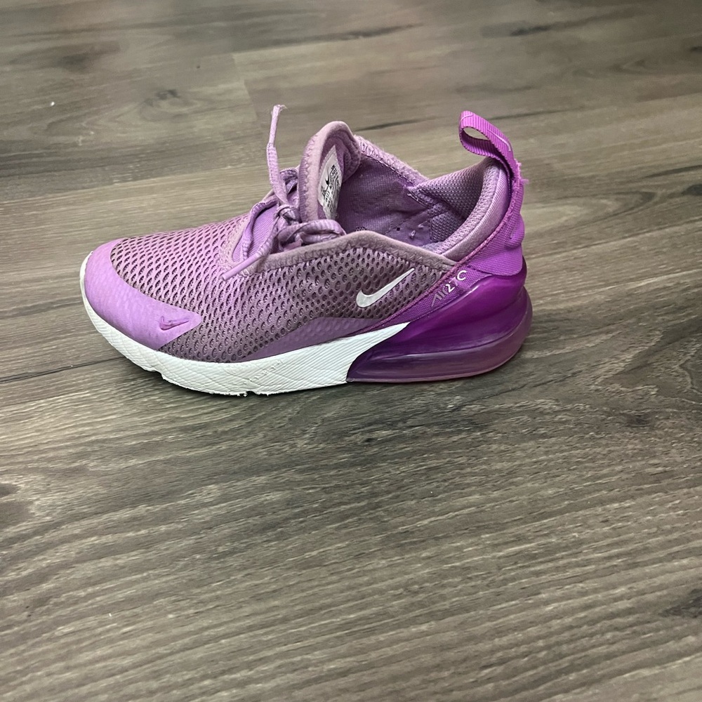 Pre school girls nike air max 270 size 13.